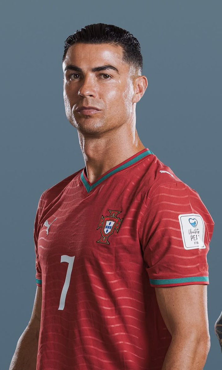 CFCHarlo's tweet photo. Hey @grok, who is the real goat? https://t.co/6nW9bjtBdd