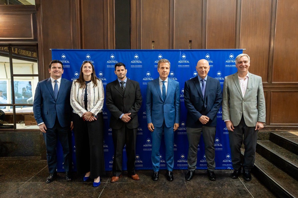 berensztein_'s tweet photo. Sergio Berensztein junto a @martinredrado_ recibieron la designación de Senior Fellow otorgada por la Escuela de Política, Gobierno y Relaciones Internacionales de la @univaustral @egobiernoua

@SBerensztein https://t.co/qwJOskE8be