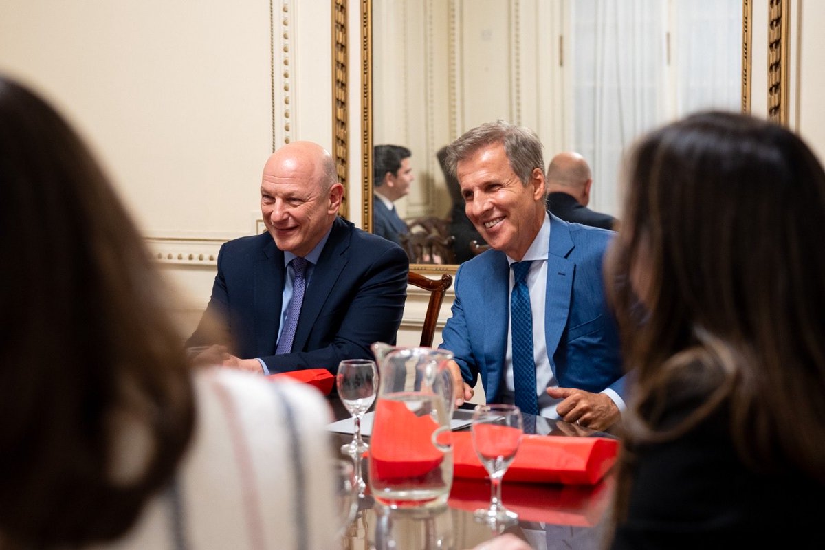 berensztein_'s tweet photo. Sergio Berensztein junto a @martinredrado_ recibieron la designación de Senior Fellow otorgada por la Escuela de Política, Gobierno y Relaciones Internacionales de la @univaustral @egobiernoua

@SBerensztein https://t.co/qwJOskE8be