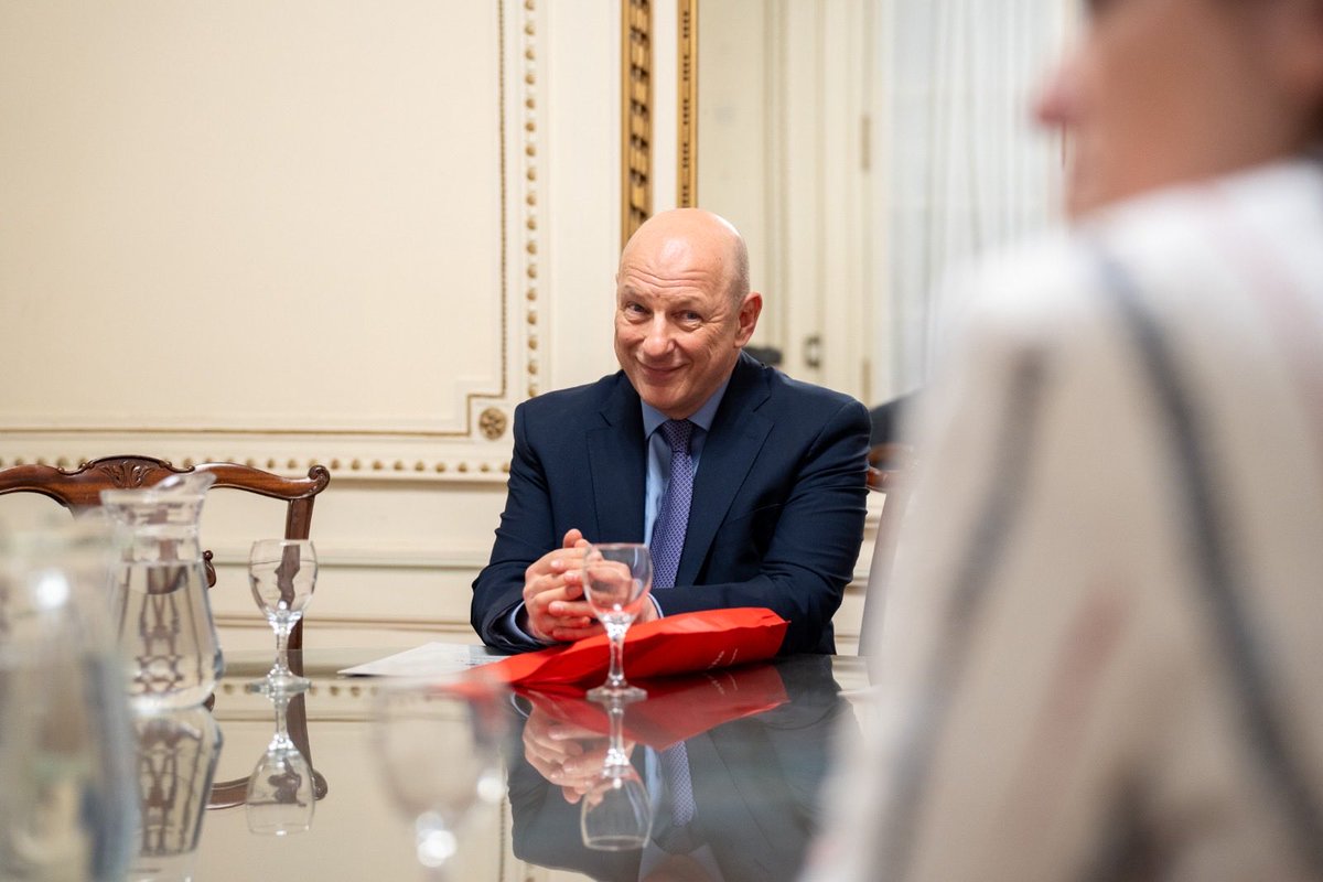 berensztein_'s tweet photo. Sergio Berensztein junto a @martinredrado_ recibieron la designación de Senior Fellow otorgada por la Escuela de Política, Gobierno y Relaciones Internacionales de la @univaustral @egobiernoua

@SBerensztein https://t.co/qwJOskE8be