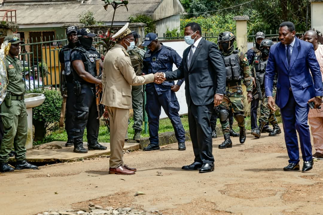 MinatDivcom's tweet photo. MINAT,Paul Atanga Nji, today, 6 October 2026, visited the Bamenda Regional Hospital as part of his working visit to the North-West Region. Received by the Governor of the North-West Region, the Hospital Director, Dr Sama Julius Nkam, the City Mayor, administrative authorities . https://t.co/UGuN4xYONJ