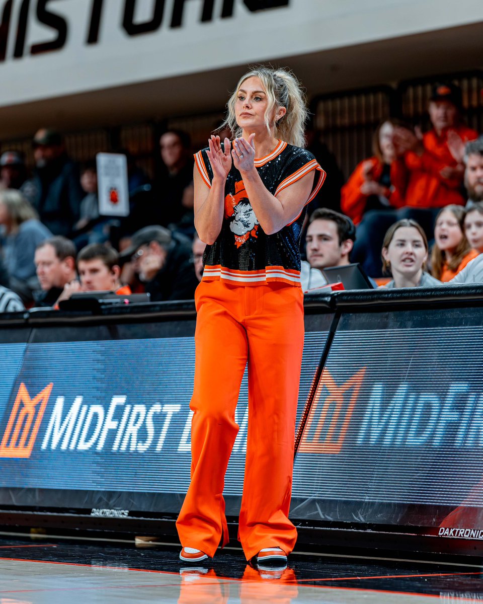 OSUWBB's tweet photo. Celebrating the best today 🤩

Happy National Coaches Day to our incredible crew 🤠 https://t.co/H4N2qUGuNZ