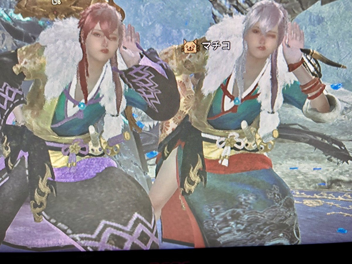 guramaru8114's tweet photo. #モンハンワイルズ
顔も同じ髪も同じポーズも同じ笑
大剣もガラスの作れたし！
アルシュの星10勝ちたいなぁ！
ファビウスは今日は2.3回ガード成功して頑張ってくれてた笑 https://t.co/Y7XDyq6lLt