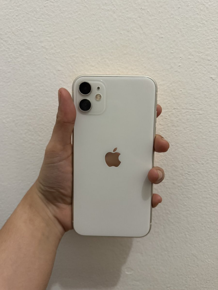 espuuter's tweet photo. WTS iphone 11 64gb 
inter all operator 
dom jkt jakarta bisa cod jabodetabek

Rp3.000.000 nego https://t.co/AEkOJiglRt