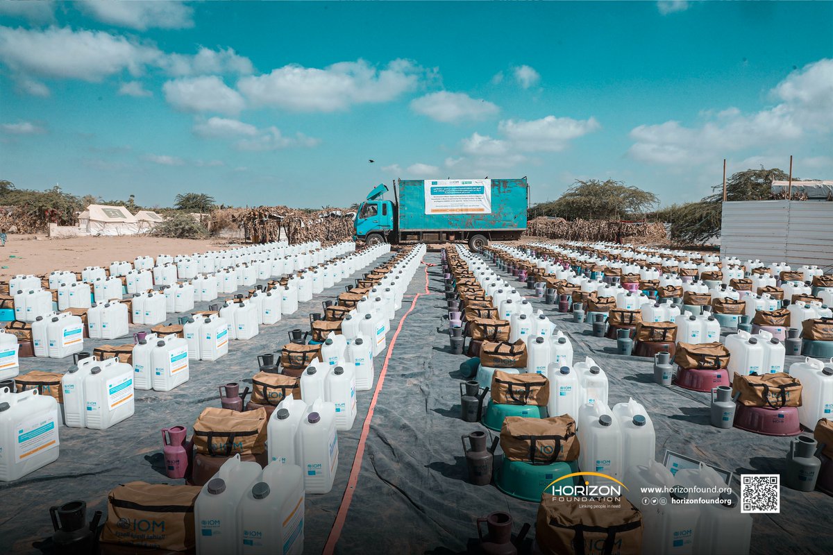 HorizonFoundOrg's tweet photo. نفذت مؤسسة هورايزون للتنمية (HFD) توزيع 1,300 حقيبة نظافة استهدفت 1,300 أسرة نازحة (9,100 فرد) في 32 موقعاً ومخيماً بمحافظتي لحج وأبين، بتمويل من الاتحاد الأوروبي للمساعدات الإنسانية وإدارة المنظمة الدولية للهجرة (IOM) لتعزيز الاستجابة الإنسانية للأسر المتضررة في اليمن. https://t.co/LugnovrnRd