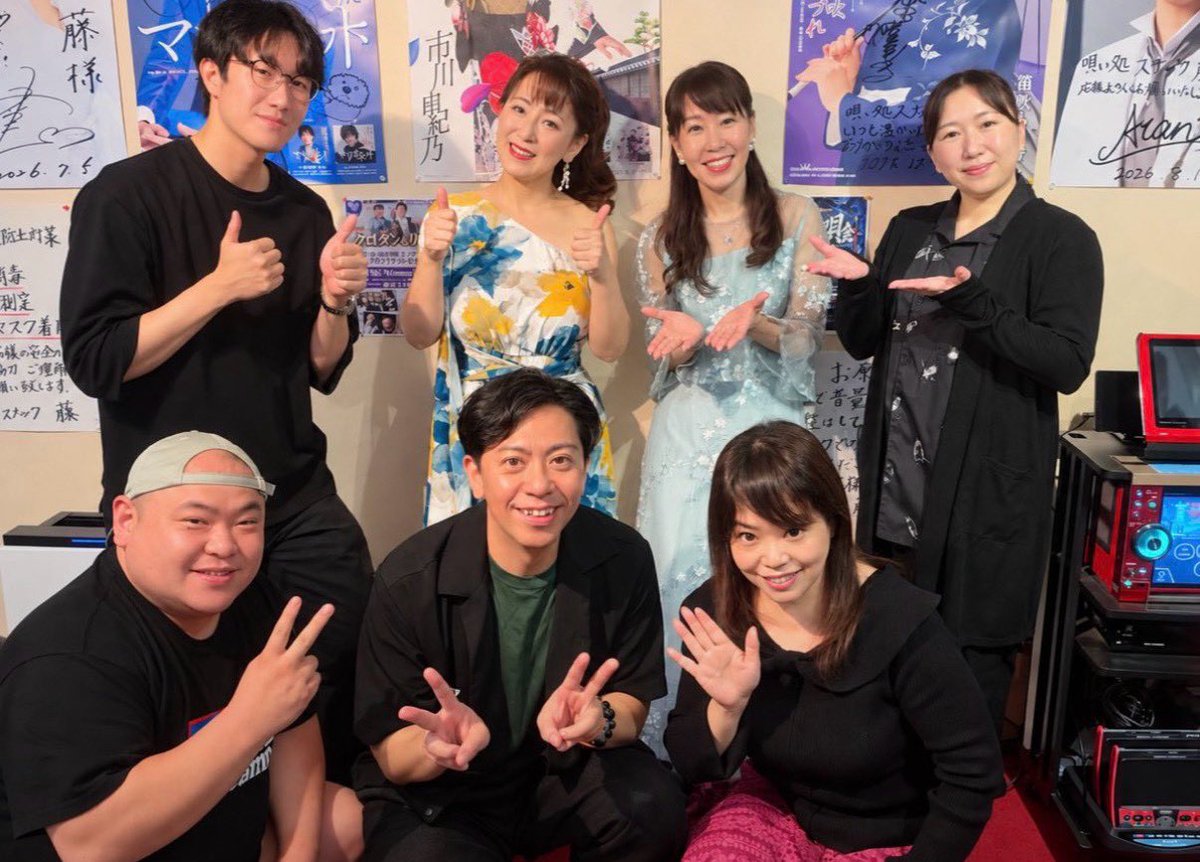nakayan_yasu's tweet photo. ももちゃんのキャンペーンライブにお邪魔してきました🍑
いつもお世話になっている藤さんでのももちゃんのイベントは格別なんですよね〜😆
ずっと応援したいと改めて思わせてくれます😁最高でした〜😊
ももちゃん作曲の「小雪の故郷」歌わせていただきました♪
ご一緒した皆様ありがとうございました🍑 https://t.co/AYgKRD3BiS