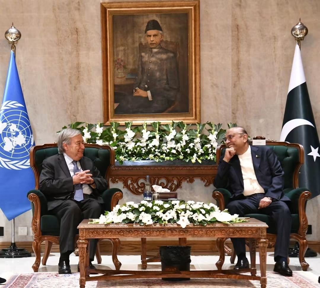 PPPAltaCanada's tweet photo. President Asif Ali Zardari in a meeting with United Nations Secretary-General António Guterres at Aiwan-e-Sadr.
@AAliZardari https://t.co/wXGL7ZOB6Z