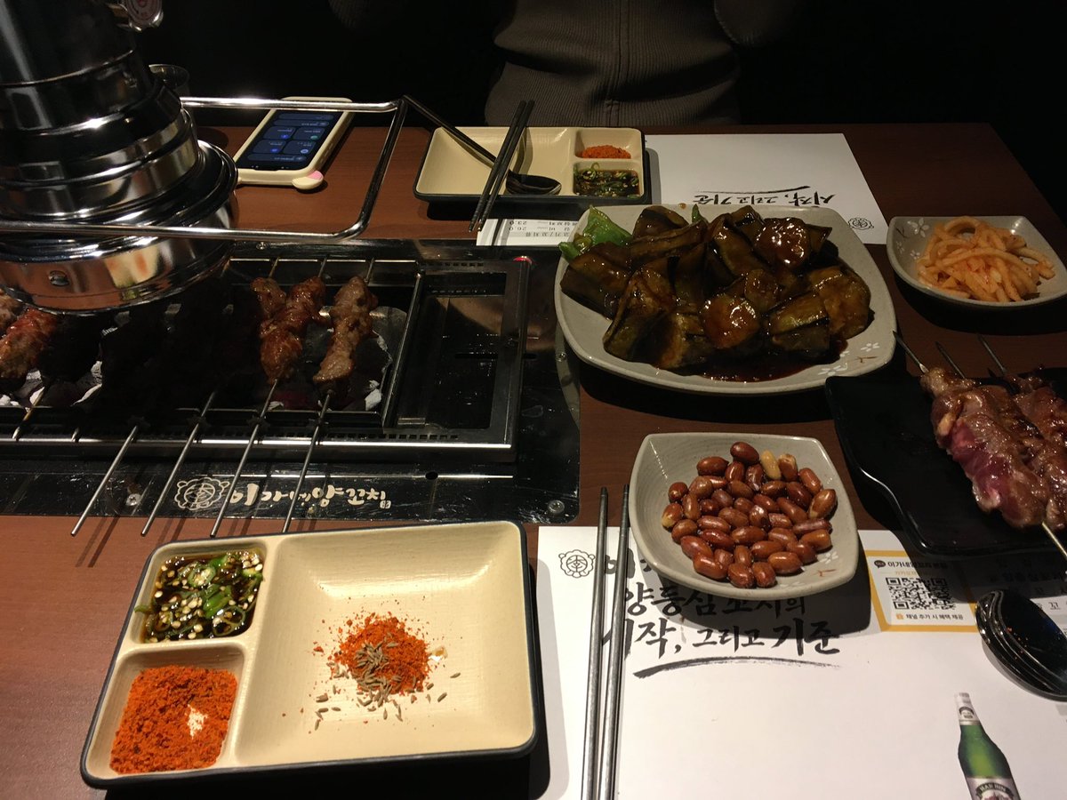 hanbi_bbi's tweet photo. 올디스타코 먹고 무화과흑임자 먹고 이가네양꼬치 먹고 광장시장까쥐 .. 🪽
청계천 무한 걷기 가야되는 날씨 https://t.co/xLDEHdQL6R
