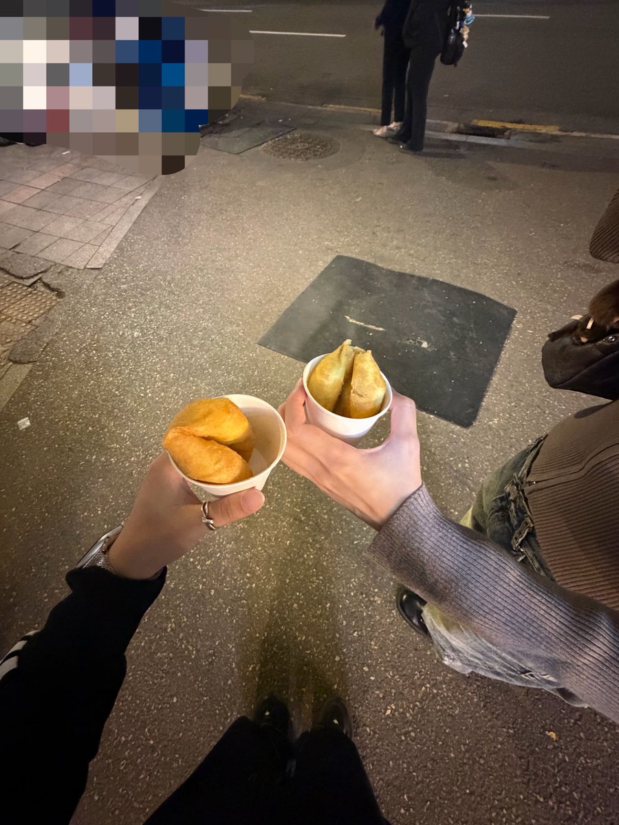 hanbi_bbi's tweet photo. 올디스타코 먹고 무화과흑임자 먹고 이가네양꼬치 먹고 광장시장까쥐 .. 🪽
청계천 무한 걷기 가야되는 날씨 https://t.co/xLDEHdQL6R