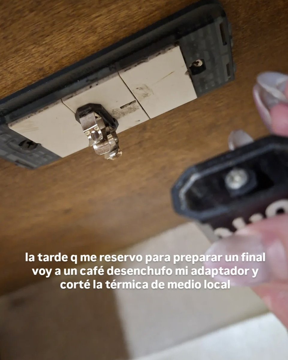 _s4tisfied's tweet photo. mi resumen académico del 2026 q haya aprobado una materia esta semana ha sido un MILAGRO https://t.co/zESeQuiskF