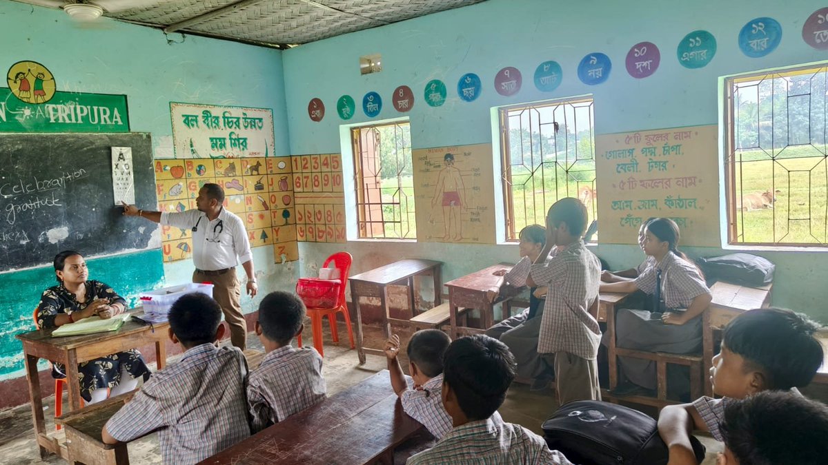 cmoh_gomati's tweet photo. Securing our next generation, one check-up at a time!
🏥✨ Great work by the RBSK DH Gomati MHT conducting comprehensive Child Health Screenings (4Ds) at Jalema Basanta Jamatia Para High School under #Killa Block.
Early detection is the key to a healthy, active life! 💪
#HealthyIndia #NHM #TripuraHealth #PublicHealth
