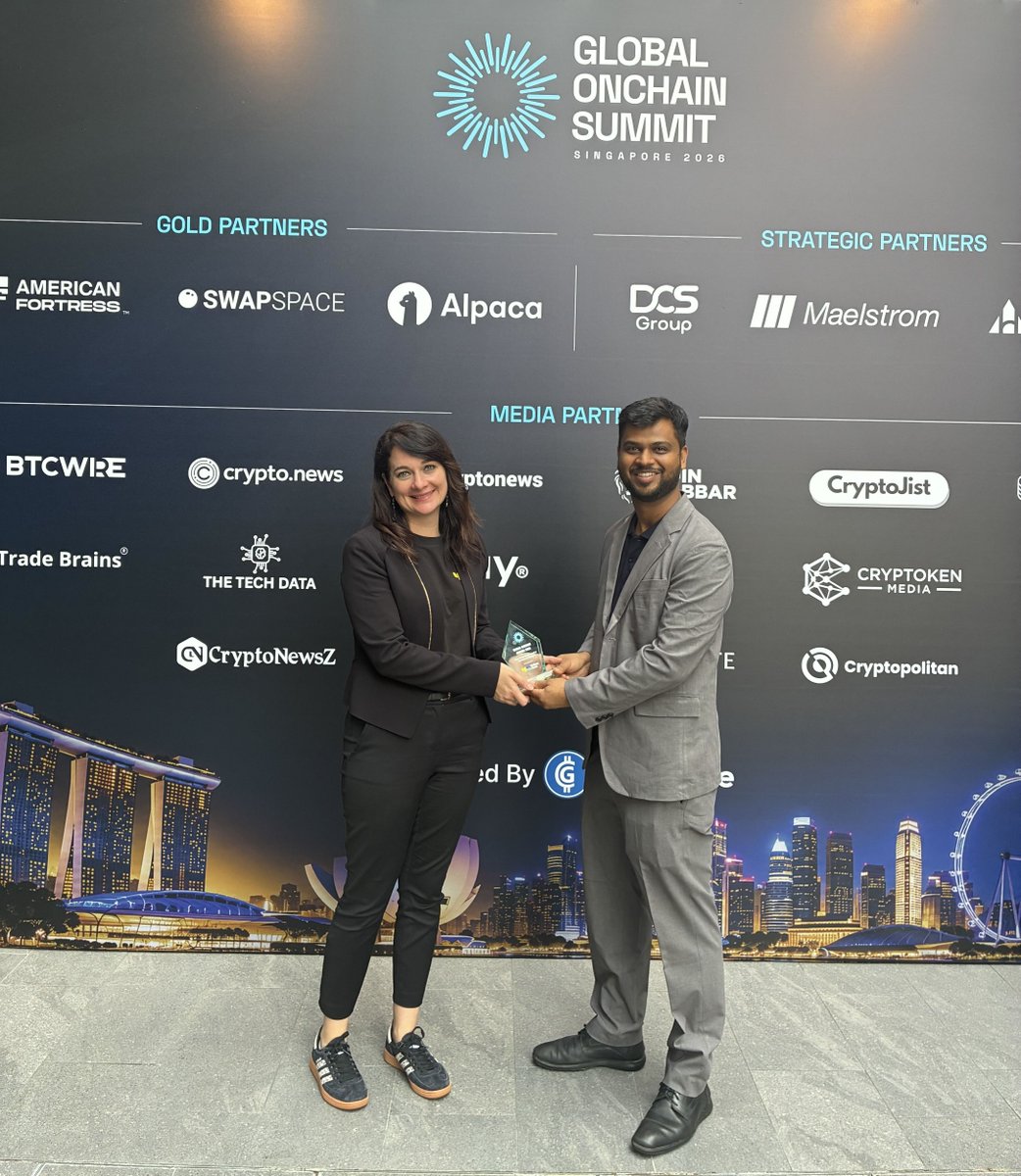 yellowcard_app's tweet photo. Yellow Card won Best Cross-Border PayFi &amp; Remittance Solution at @CoinGapemedia's Global Onchain Summit in Singapore 🇸🇬

Our Senior Strategic Sales Manager, Lizzy Haskins, was there to collect it for the team.

Thank you to CoinGape and everyone who helped build this. https://t.co/u3kLZRNTMc