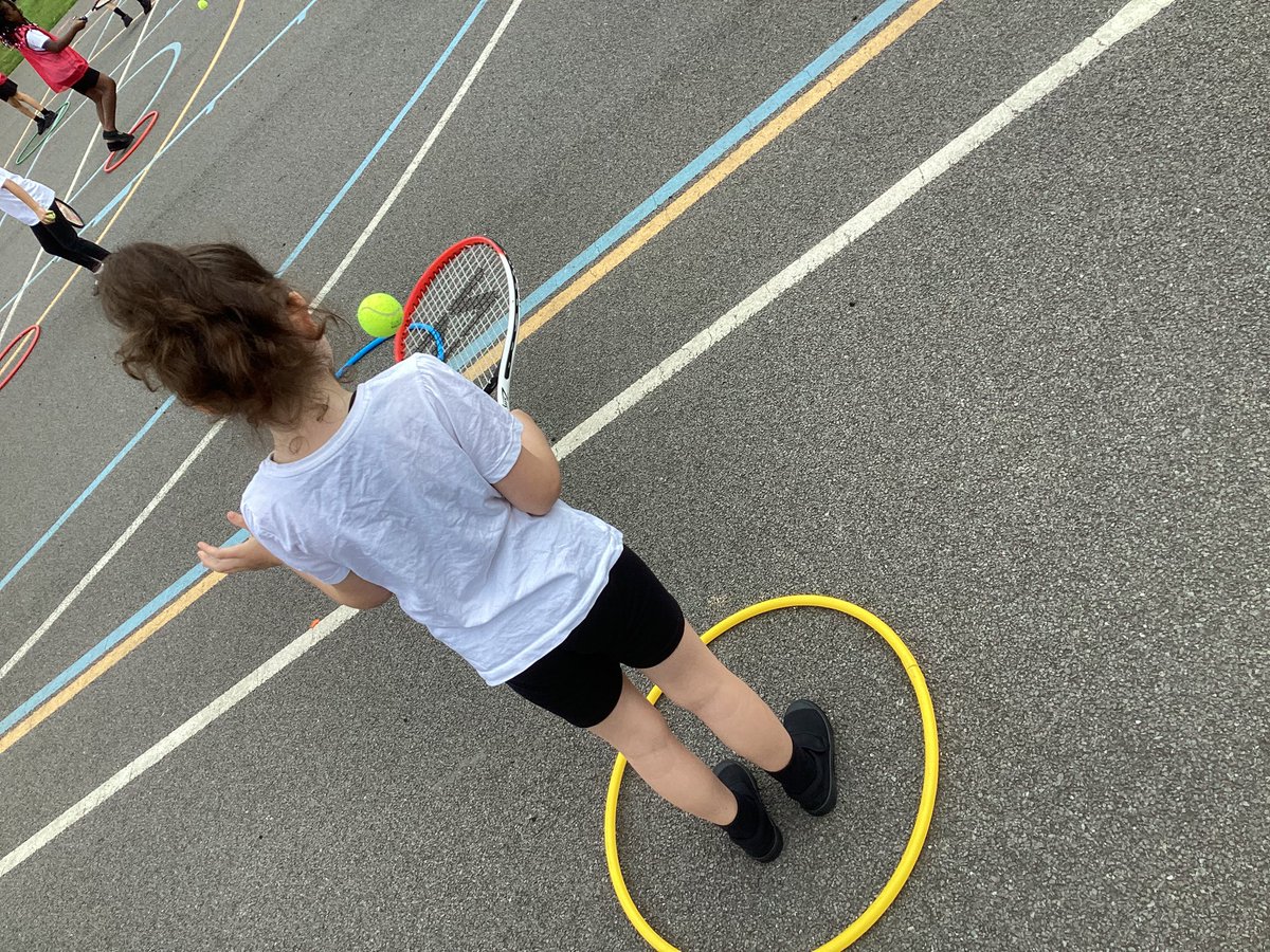 YewTreeSandwell's tweet photo. Y3 have worked very hard to control a tennis ball and remain on the spot. They have now begun to serve a ball to a partner by aiming for a hoop. https://t.co/RY5HVXYDFR