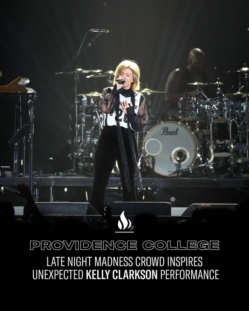 ProvidenceCol's tweet photo. When Friars ask, @kellyclarkson delivers. 🎄✨

Our Late Night Madness crowd convinced Clarkson to perform her Christmas song "Underneath the Tree" on the spot, creating a viral moment that's now earning national attention.

Read more from @goodhousemag: https://t.co/fm0Wy2VNhn https://t.co/sEoWoTyr0k