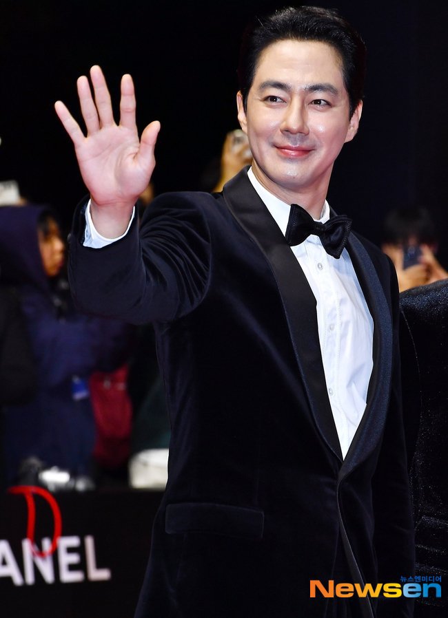 aphroditiee_'s tweet photo. Suami dan anak akuu🥺🤍 #JoInSung #Zoinsung #winmetawin https://t.co/fC7wfK1B2q