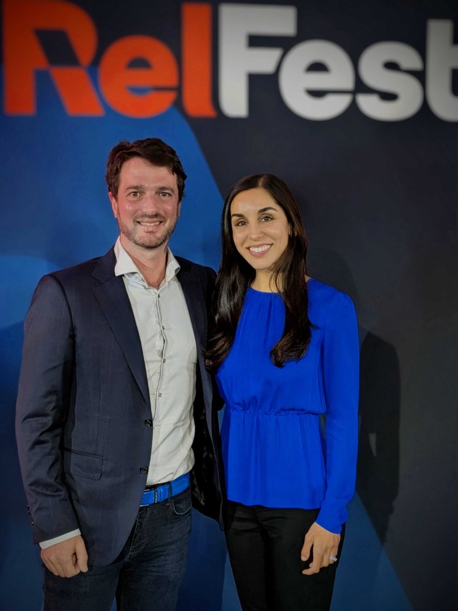 Gavel_io's tweet photo. Our CEO Dorna Moini took the #RelFestChicago keynote stage to share what we’ve been building since the Gavel acquisition.
Gavel, called Relativity Drafting inside Relativity, will help lawyers draft with matter context, with changes syncing back to the platform. https://t.co/Kd4g9AC55x