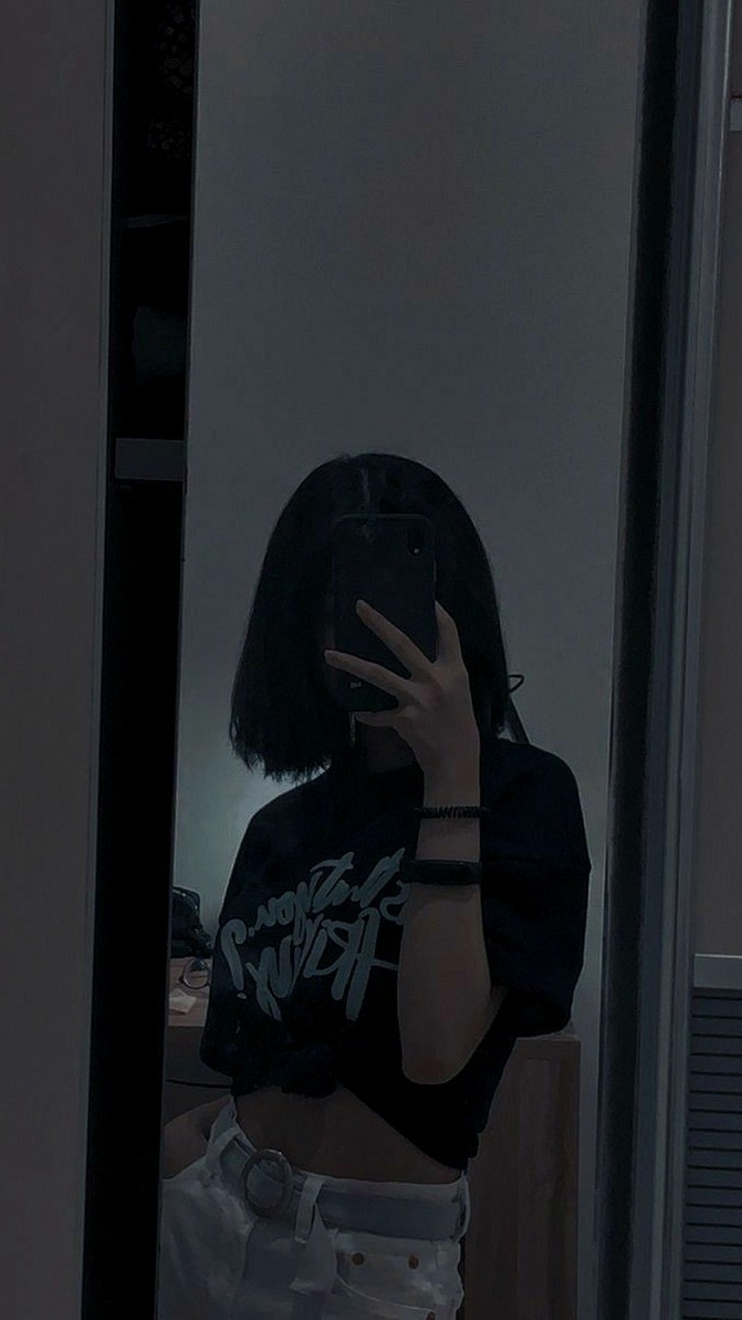 fkry_mina's tweet photo. ユニクロのジャケット、パンツを利用するようになってから紳士服売り場で買ったスーツ一式を全く着なくなってしまい、数年振りに袖に腕を通したらどれもキツイ😂
クロゼットもだいぶ色々増えてきたので良い機会なので断捨離敢行…続きは週末にでもやろう！٩( ᐛ )و https://t.co/aeQK0xiu3D