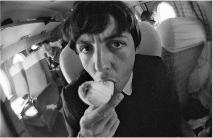 spourtneys's tweet photo. do u think george was laughing after he took this https://t.co/vdksHMGSeQ