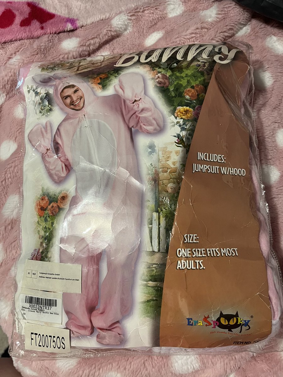 YandereBerryy's tweet photo. got my Halloween costume ^^ https://t.co/cjwB1MXHNK