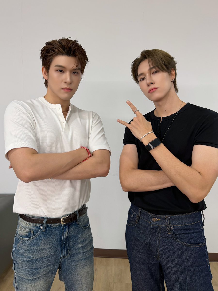 GmmtvShop's tweet photo. สกาย - นานิ กับ SMYLE NEONA ขอบคุณทุกคนที่มาร่วมกิจกรรม Fan Sign ในงาน GMMTV FANIVAL 2026 : Happy Family

@skywongraveee @Hirunkit_
@smyle_GMMTV @neona_GMMTV

#GMMTVFANIVAL2026HappyFamilyxSN
#GMMTV https://t.co/YDq81KeVTr