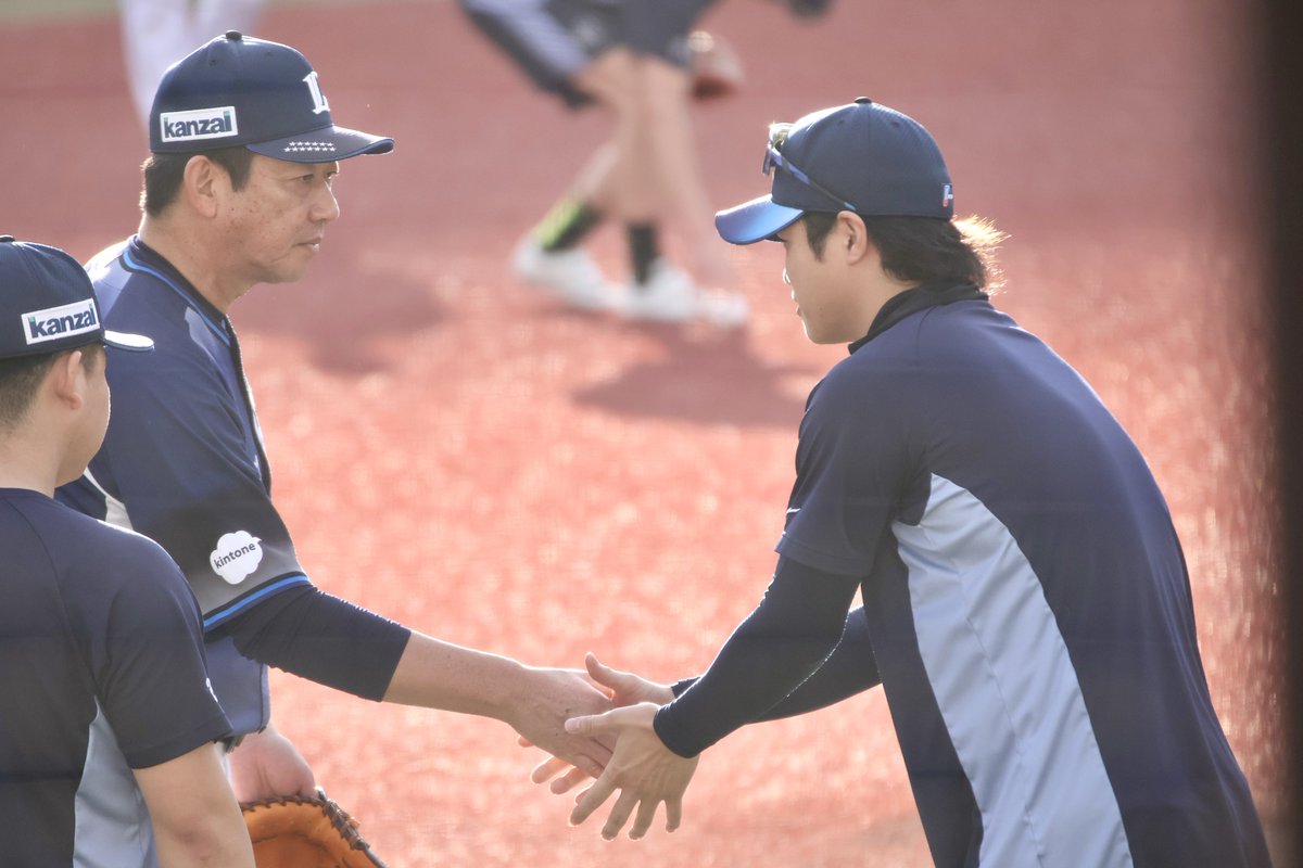 lion_no_suke's tweet photo. 2026.10.06
甲斐野さんが鳥越さんに握手しに行ってたからなんだろうと思ったら今日はベンチ外だったからなんだね
一足先にお疲れ様でした🙂‍↕️✨

#甲斐野央 https://t.co/nrPMlC7fZZ