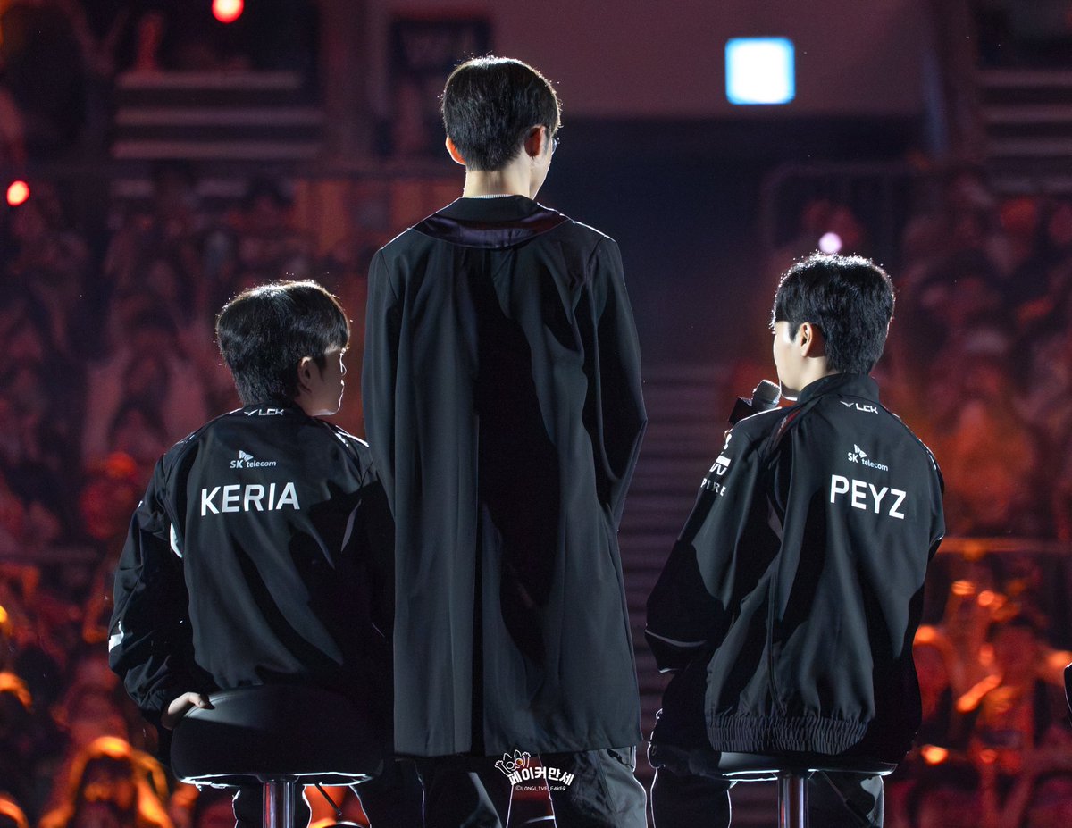 LONGLIVE_FAKER's tweet photo. 🐶🐈‍⬛🐨
마음 좋아짐

#Faker #Keria #Peyz
#페이커 #케리아 #페이즈 https://t.co/jXtsPQFIZj
