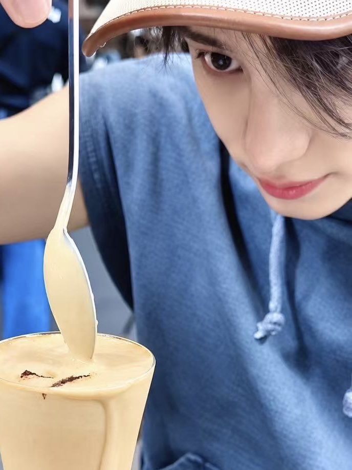 nomnombuck's tweet photo. พี่แบงค์ที่คิดว่าถ้าตัดผมแล้วจะเมะขึ้น

also พี่แบงค์ตอนผมสั้น: https://t.co/iFRXmBubFt