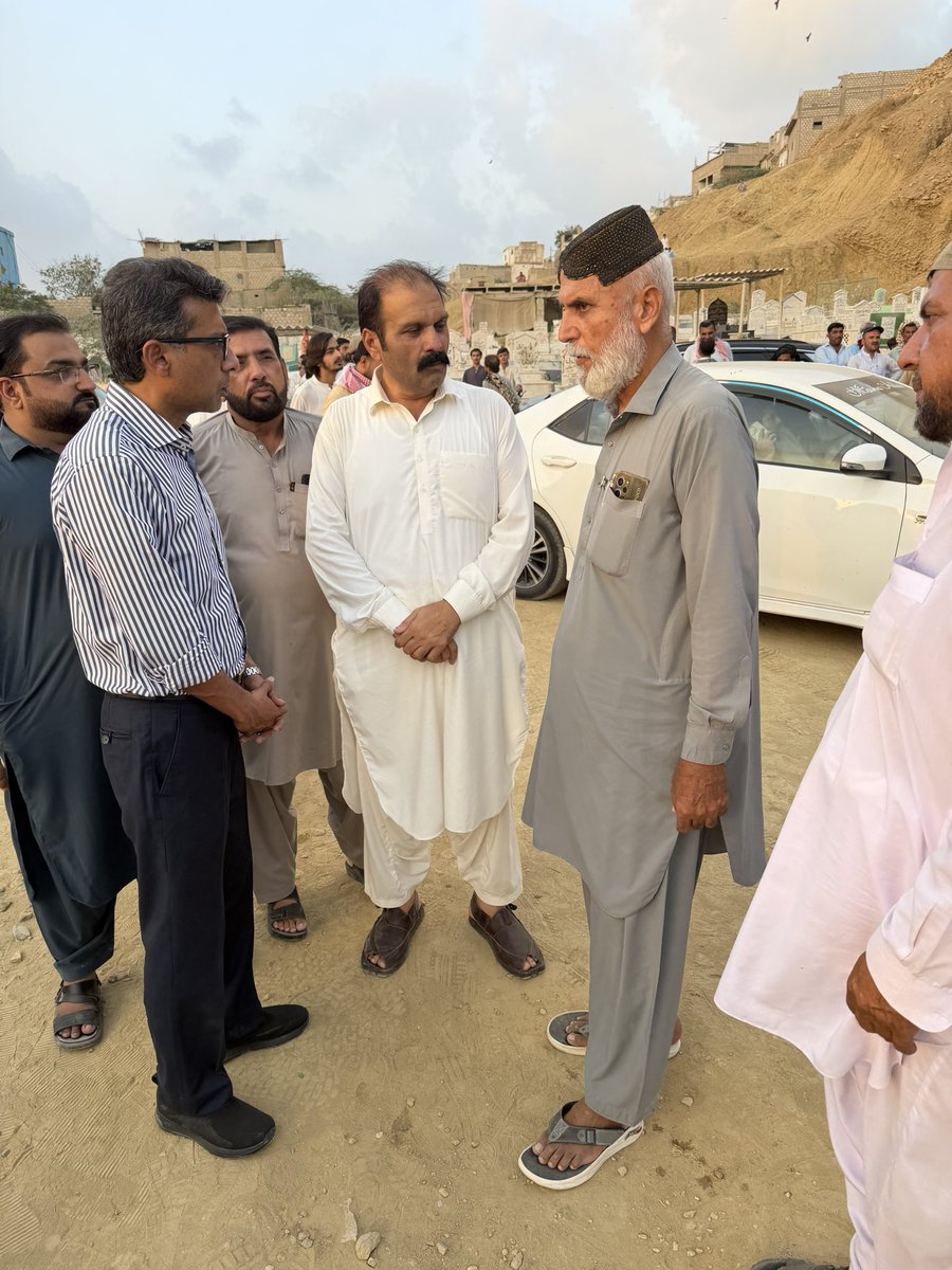 KhurramBhatti01's tweet photo. سابق یوسی وائس چیئرمین قصبہ میانوالی کالونی لطیف اللہ نیازی کے بھتیجے عابد خان نیازی کی نماز جنازہ اور تدفین میں شرکت 
نماز جنازہ میں سینئر نائب صدر پاکستان مسلم لیگ ن سندھ علی اکبر گجر ، گل فراز خان ، عبداللہ خان سمیت بڑی تعداد میں میں پاکستان مسلم لیگ ن کے ساتھیوں کی شرکت https://t.co/OpbrGZyzGu