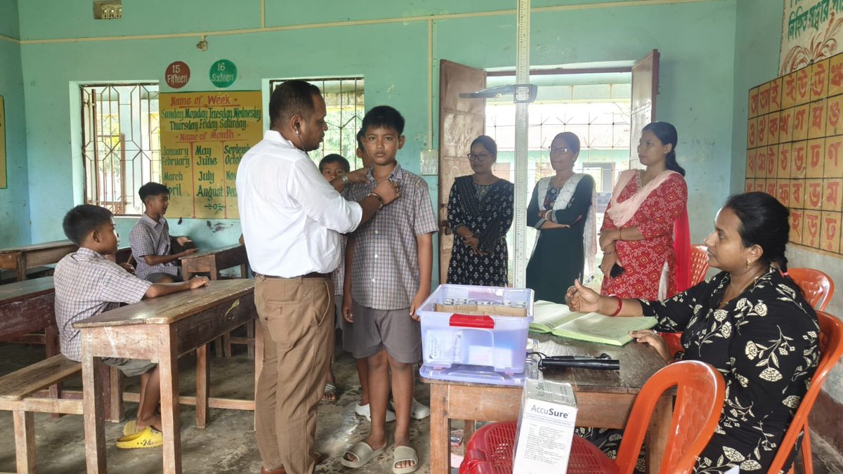 cmoh_gomati's tweet photo. Securing our next generation, one check-up at a time!
🏥✨ Great work by the RBSK DH Gomati MHT conducting comprehensive Child Health Screenings (4Ds) at Jalema Basanta Jamatia Para High School under #Killa Block.
Early detection is the key to a healthy, active life! 💪
#HealthyIndia #NHM #TripuraHealth #PublicHealth
