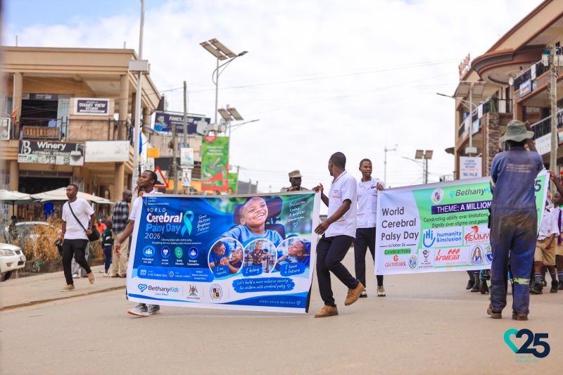 GNTV__official's tweet photo. Cerebral palsy awareness to the streets of Mbarara!
Citywalking, engaging, and challenging the silence around disability. People with cerebral palsy belong everywhere. They deserve visibility, inclusion, opportunity and dignity.
Awareness must lead to action.
@BethanyKids
#gntv https://t.co/MRgzDIMcGD