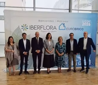 AgroNewsCV's tweet photo. La Comunitat Valenciana lidera las exportaciones de planta ornamental en 2026 y produce más de 126 millones de ejemplares. Desde hoy y hasta el jueves @Iberflora en @Feria_Valencia 

https://t.co/z9hqHJqPFx https://t.co/SN1PDe2JFD