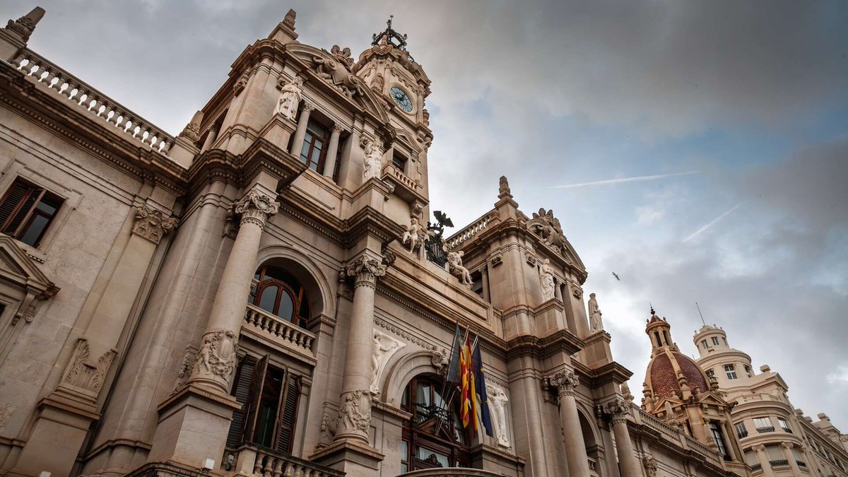 CEFAPIT's tweet photo. Los ayuntamientos más fascinantes de España https://t.co/tZtHQt3UL9 vía @e_fascinante https://t.co/FlXbzeJHE4