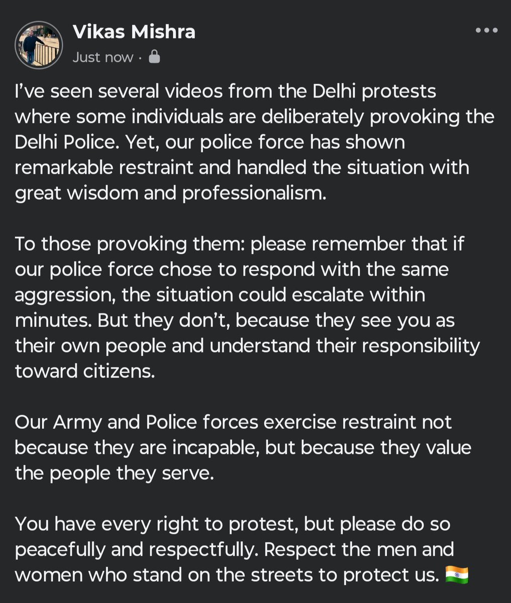 iamvikas1708's tweet photo. #DelhiPolice #IndianArmy #RespectOurForces #DelhiProtest #PeacefulProtest #India #JaiHind #भारत https://t.co/bC6qG2Wa7h