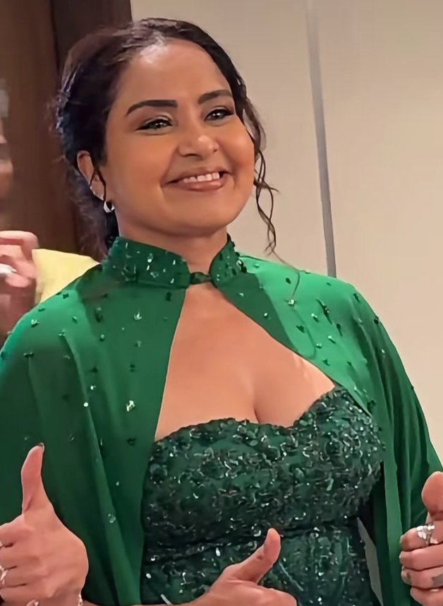 suprith100's tweet photo. Emaina ilanti muduru pukullo unde aa kasi aa doola veru
Asalu daanni chudandi aa salla loya, tight ga kattesina baayalu, aa broad sholders, solid figure ra
Gudda meeda kodutu baayalu cheeki vaatini erraga ayyedaaka koriki
Aa kovvupattina body ni jurrukuntu aa muduru puku dengali https://t.co/VlUqM0ktRg