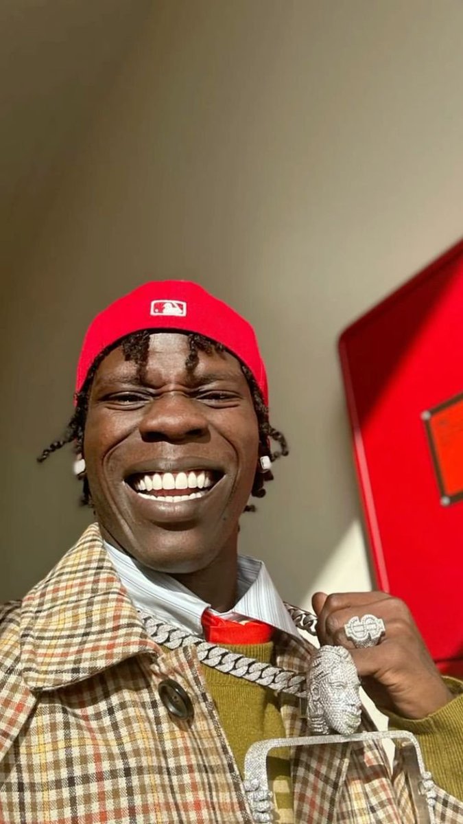 IzzyBuildss's tweet photo. Seyi Vibez                                       ?? https://t.co/vsNx8nBwyk