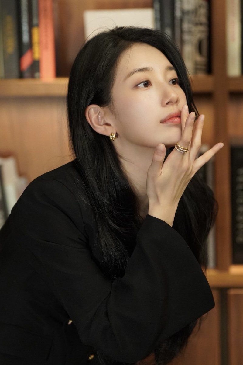 seori_ri_ri's tweet photo. 오마이갓 셀린느 수지님 캐좋음 https://t.co/yUzEt9MRC6