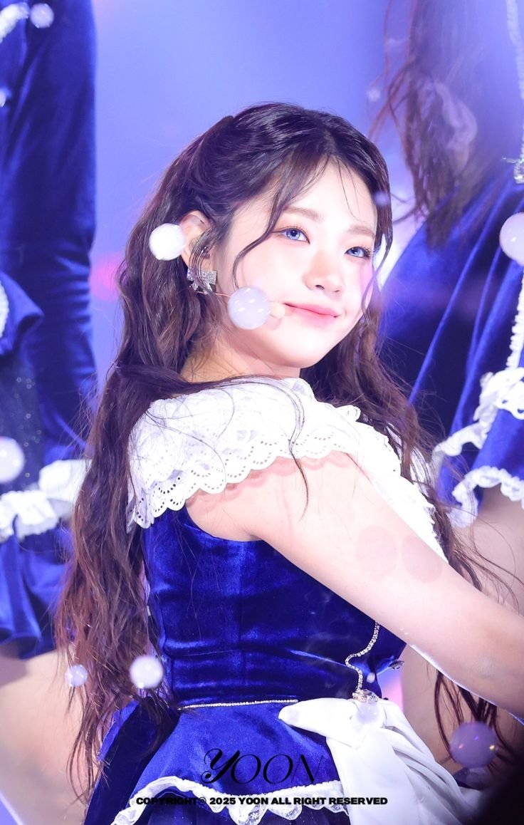 unisofbase's tweet photo. Happy 17th Birthday to former UNIS member OH YOONA. https://t.co/jSaPG98Her