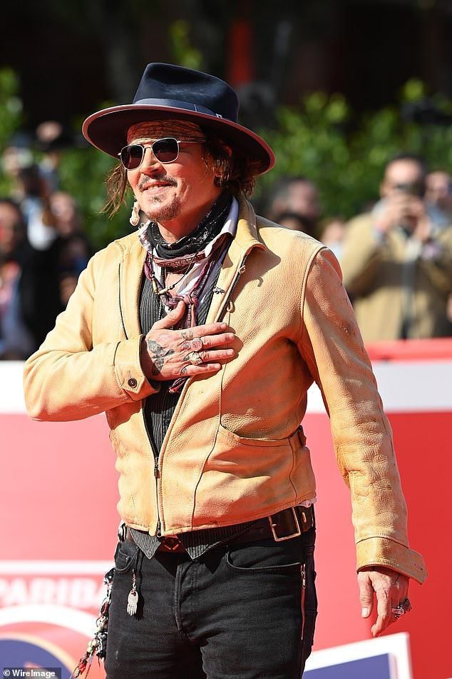 JDepp94941's tweet photo. You can have the luxury, the success, and the spotlight—but having someone who truly understands your heart is priceless. 💎❤️
Choose: 
A) Success 
B) Luxury 
C) True love https://t.co/ZfpTBzsZnb