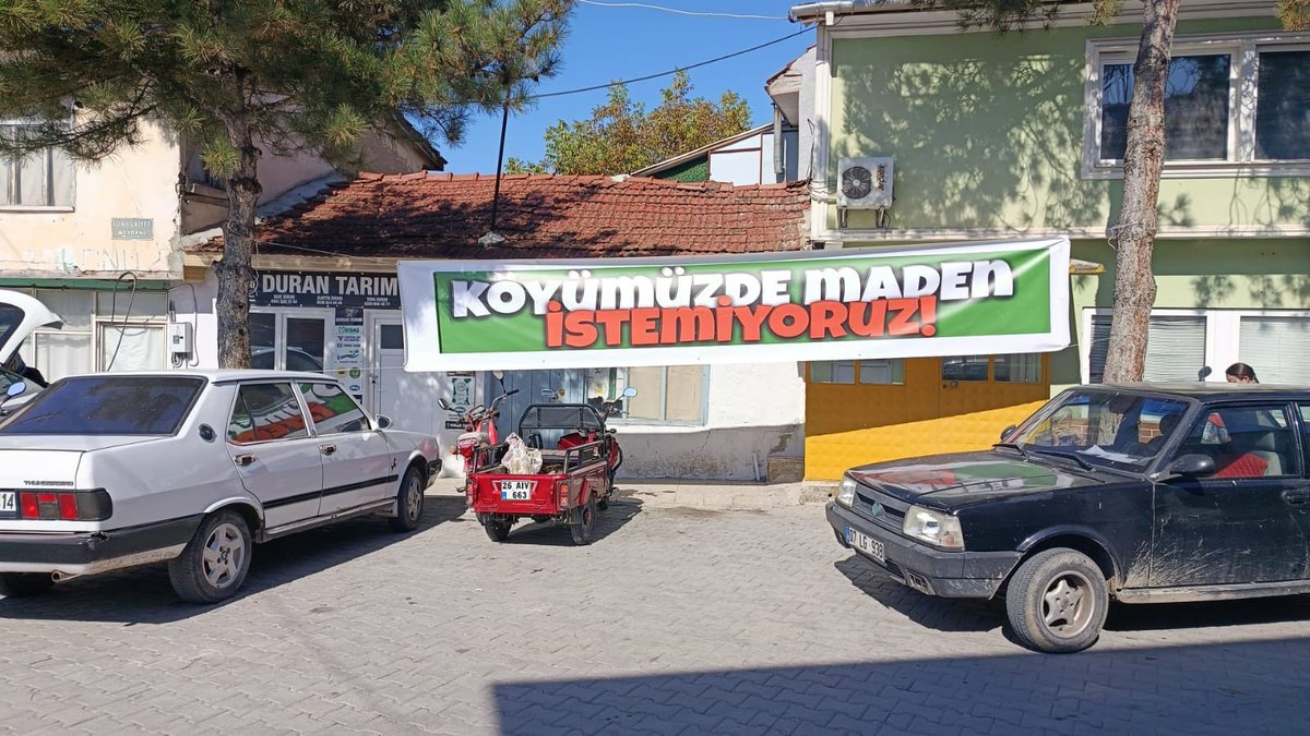 solpartiesk2's tweet photo. Kaymaz altın ve gümüş madeninin kapasite artışına karşı havamıza suyumuza toprağımıza sahip çıkmak için Kaymaz’da Halkın Katılımı Toplantısındayız. https://t.co/2BSL9uyzl3