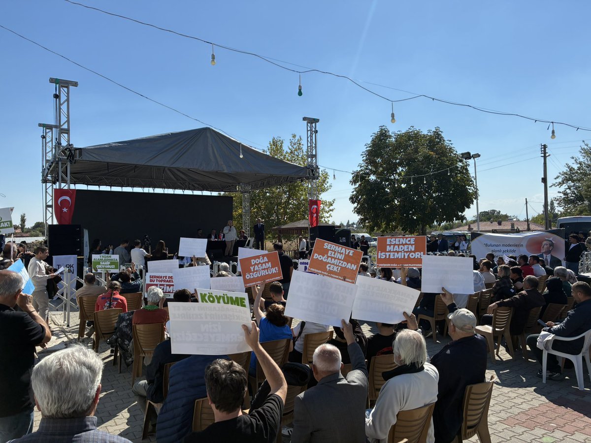 solpartiesk2's tweet photo. Kaymaz altın ve gümüş madeninin kapasite artışına karşı havamıza suyumuza toprağımıza sahip çıkmak için Kaymaz’da Halkın Katılımı Toplantısındayız. https://t.co/2BSL9uyzl3
