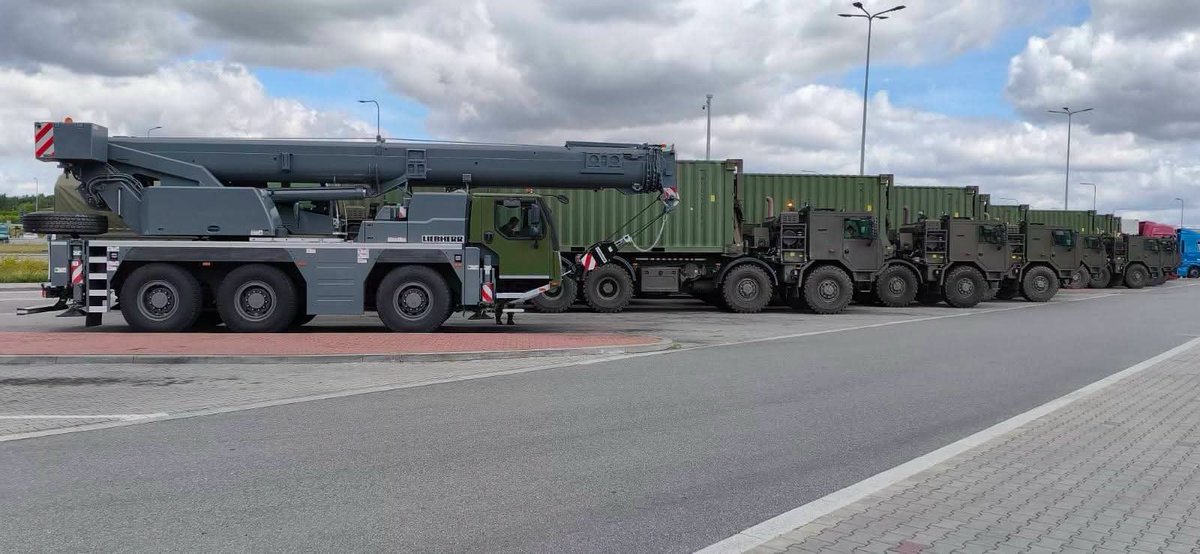 Danny_elMayor's tweet photo. Today, HNS&amp;RSOM Battalion has been enlarged to Regiment, the process is underway.

HNS&amp;RSOM Regiment recently became part of Territorial Defence Forces Command as it ensures logistical support both for national and allied assets on Czech territory. https://t.co/Qf0Vki1TVH