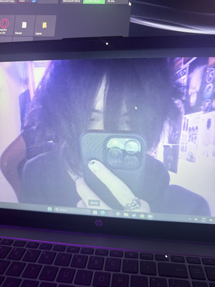 voidd77xq's tweet photo. 4lone https://t.co/dSpO5R19sQ