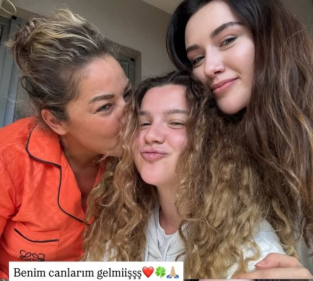GC_ArpEtkinlik's tweet photo. الجميلة جيمري أردا عبر ستوري حساب aydankayaofficialعلى أنستقرام ✨🩵 
#CemreArda https://t.co/MmruZTzcym