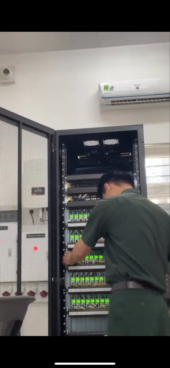 congcom1's tweet photo. không những cu ảnh ngon mà dáng ảnh ngon ác luôn bú một cái là phê , cu ổng đó k phải lấy hình khác để vô đâu https://t.co/VY97SmPki2