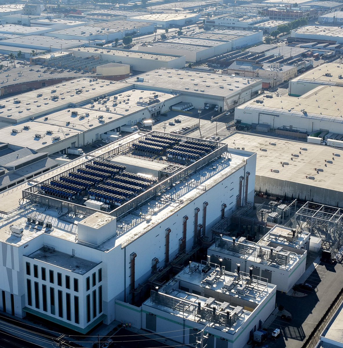 Kalshi's tweet photo. JUST IN: JPMorgan CEO Jamie Dimon says data centers should be built wherever they're wanted https://t.co/Ky0Pw5EC1J