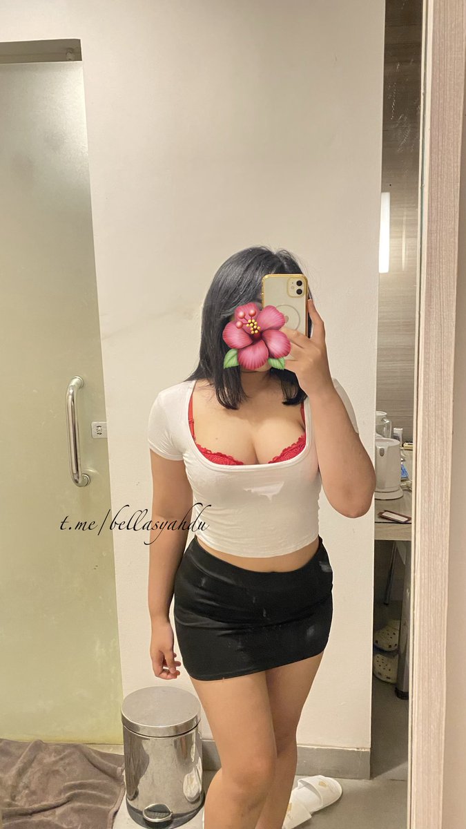 Tasyhyu's tweet photo. open vcs now 😋 
buka bukaan sama kamu biar basah bareng😘 
yuk syg😘 

dm : 
@wishlovr 
tele :
https://t.co/mCHC5evJEv 

#vcshijab #vcs https://t.co/ERz4oFg5EW