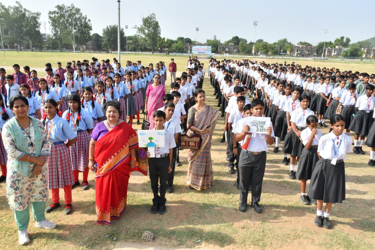 copper_ltd's tweet photo. Under Swachhta Hi Seva 2026, a Prabhat Pheri was organised at KCC with participation from students and teachers of local schools.
#SwachhataHiSeva #SwachhataHiSeva2026 #SwachhBharat #CleanlinessDrive #CleanIndia #HindustanCopperLimited #SwachhBharatMission
@MinesMinIndia
@kishanreddybjp
@satishdubeyy
@mygovindia