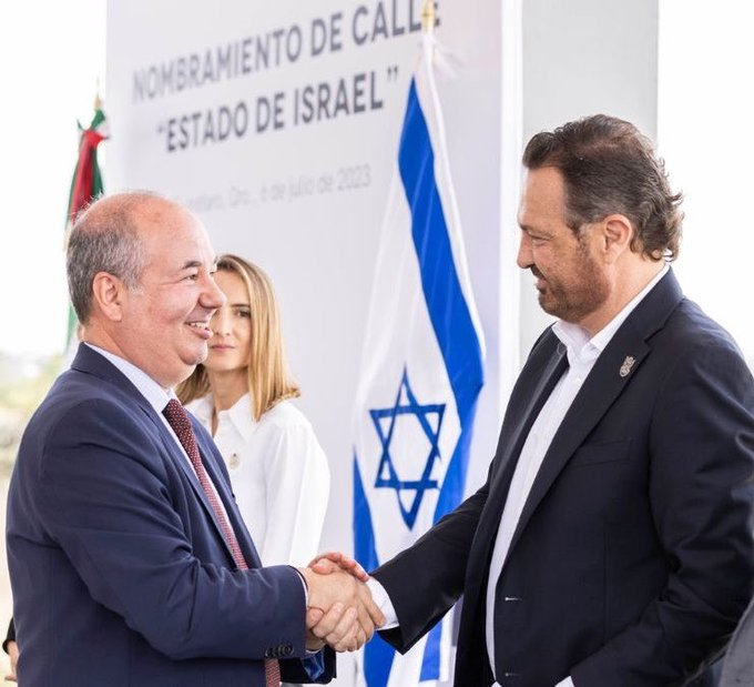 J4feT_25's tweet photo. "Ez ke Klaudia i morena no me reprezenta"

Órale pues, vota PAN https://t.co/O3P2zXrNEa