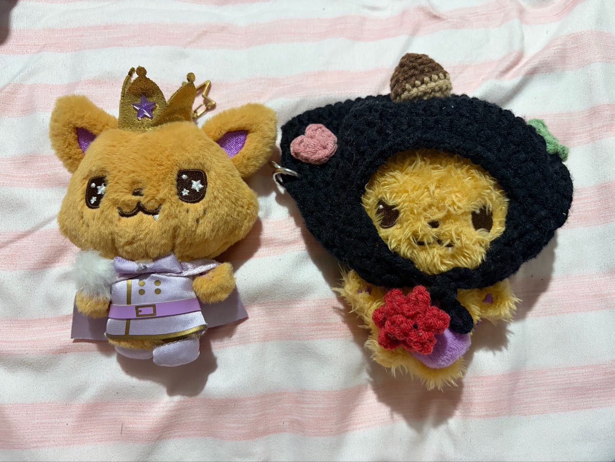 ibuysionpcs's tweet photo. ic ! interest check first
ph

steady doll - sioning with kuri crochet hat
(₱850 + lsf)
sioning prince doll
(₱700 + lsf) — missing star gem on the front of cape, voice box pressed 20+ times already

pls tell me if inch so i can make up my mind 🥹 https://t.co/ID5rCGvKg3