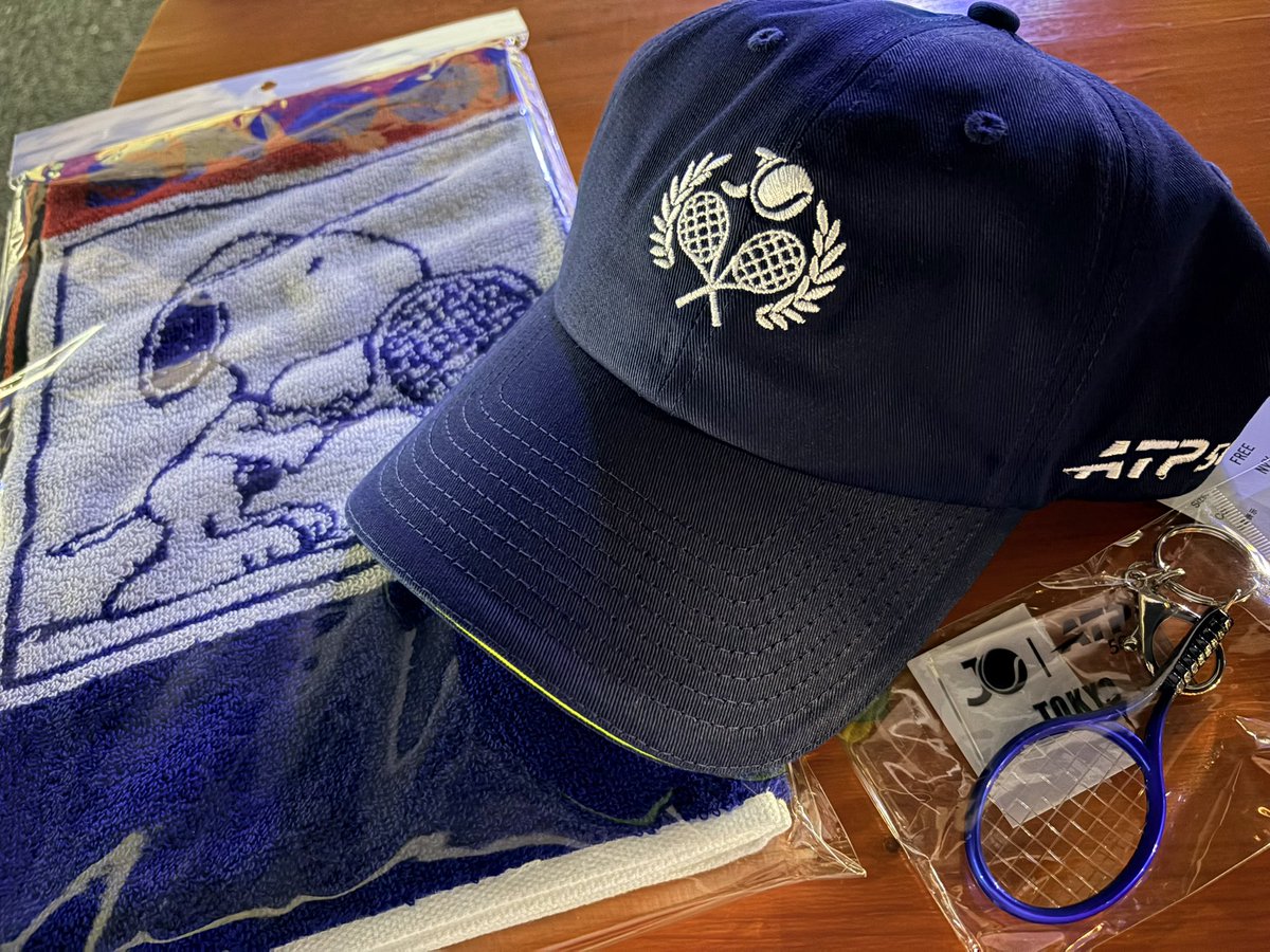 torikarado's tweet photo. 先日買っておいたほう。今年は記念で多めにお迎え。今日は狩られてたから買えて良かった。
スヌーピーコラボ可愛いかろ〜☺️
ラケは自分も青ラケ使いだったので★
ボールも買えば良かっただろうか。 https://t.co/jLzebrsLNu